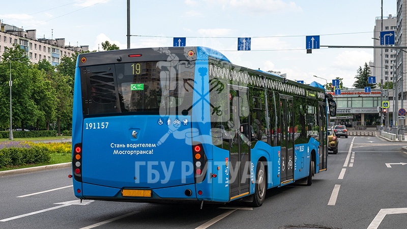 В период пасхальных праздников к кладбищам Зеленограда подвезут дополнительные и специальные автобусы