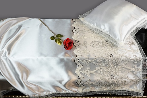 Комплект в гроб Маэстро (покрывало, наволочка)